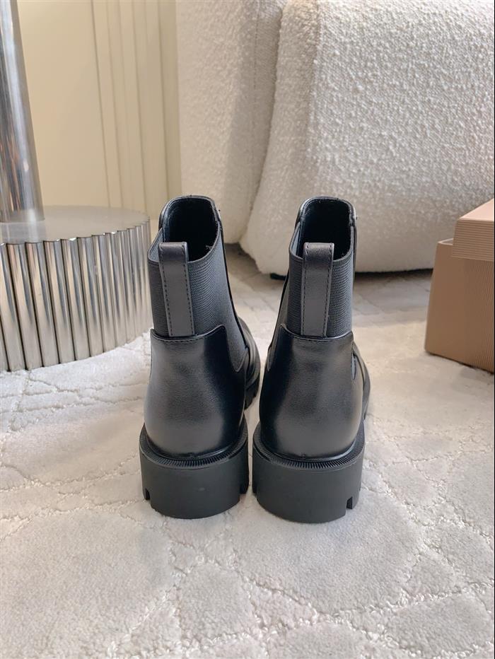 2025112818626601 390